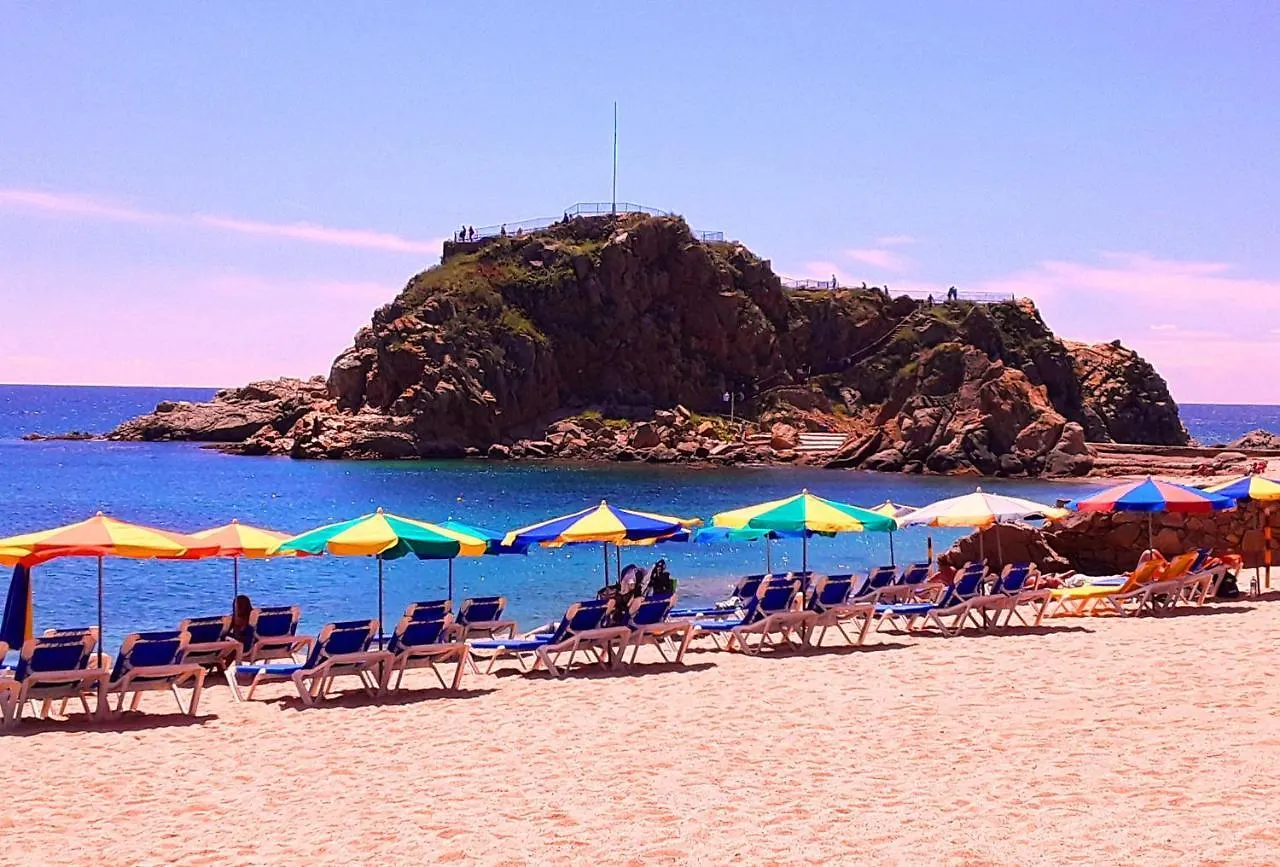 Pins Tordus Bed & Breakfast Blanes